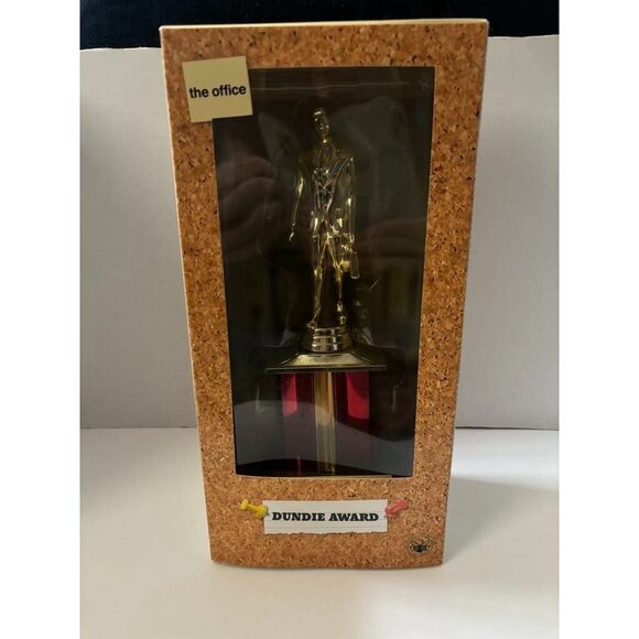 NEW Dundie Award The Office TV Dunder Mifflin Gold Trophy TV Comedy - Picture 1 of 6